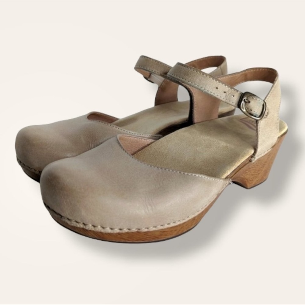 Dansko Sam Buckle Clogs size EU41 or US 10.5-11
